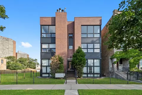 450 E Bowen Ave #1E, Chicago, IL 60653