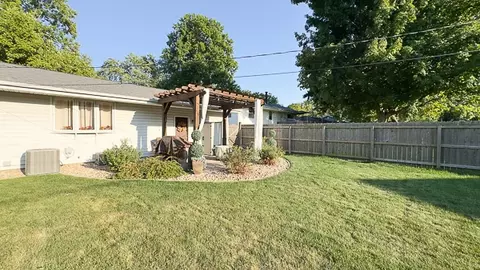 Exterior - 1316 Rutledge Rd, Bloomington, IL 61704 photo 7 of 10