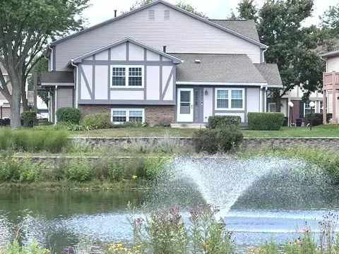 311 Cherrywood Ct, Vernon Hills, IL 60061