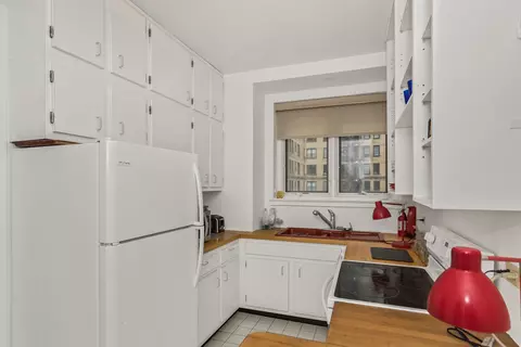 Kitchen - 222 E Chestnut St #3D, Chicago, IL 60611 photo 3 of 3