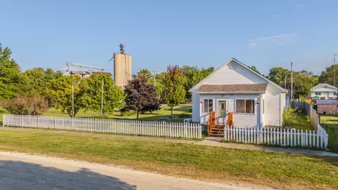 125 E Cleveland St, Cullom, IL 60929 photo 33