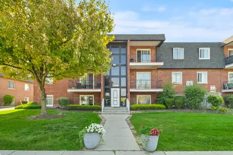 17006 Novak Dr #101, Hazel Crest, IL 60429