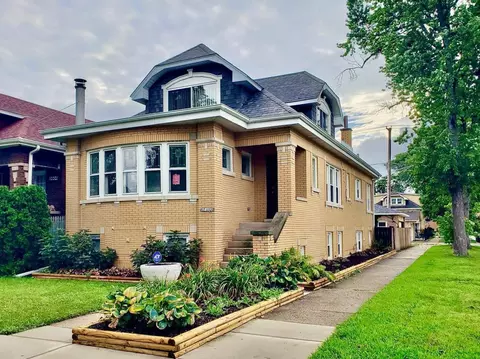 2402 Clinton Ave, Berwyn, IL 60402