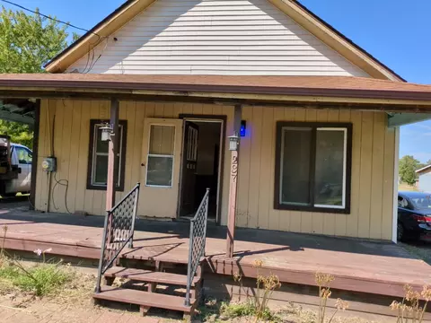 237 W 5th St, Dunfermline, IL 61524 photo 1