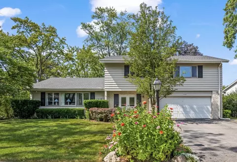 1746 Ellendale Dr, Northbrook, IL 60062