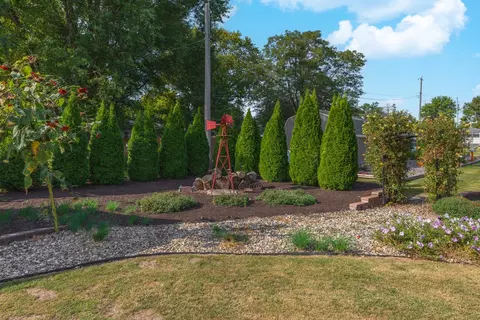 Exterior - 502 W Jeffery St, Cullom, IL 60929 photo 13 of 17