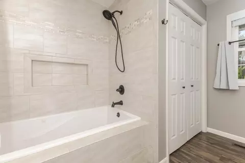 Bath - 502 W Jeffery St, Cullom, IL 60929 photo 2 of 3