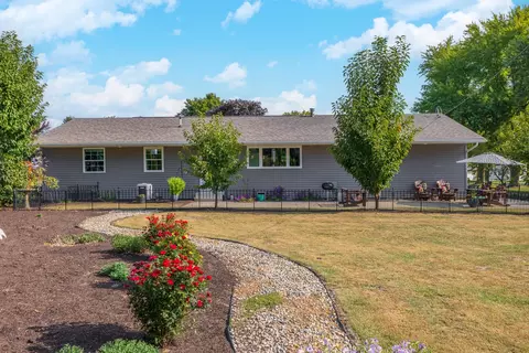 Exterior - 502 W Jeffery St, Cullom, IL 60929 photo 14 of 17