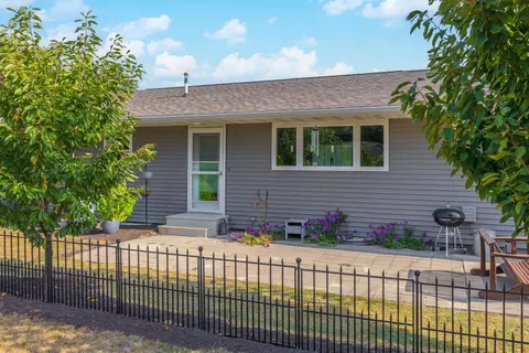 Exterior - 502 W Jeffery St, Cullom, IL 60929 photo 16 of 17