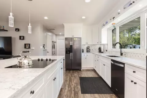 Kitchen - 502 W Jeffery St, Cullom, IL 60929 photo 4 of 7