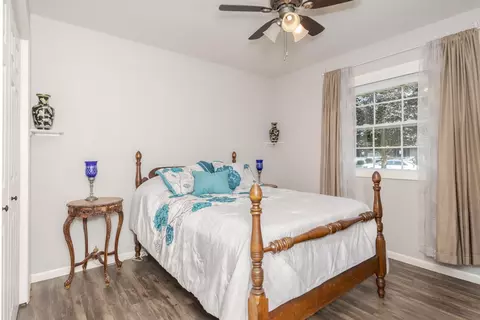 Bedroom - 502 W Jeffery St, Cullom, IL 60929 photo 4 of 5