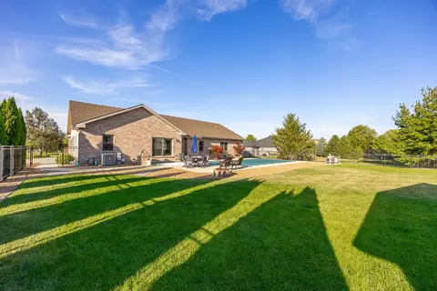 Exterior - 2089 Sunset View Ln, Kankakee, IL 60901 photo 1 of 4