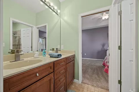 Bath - 2089 Sunset View Ln, Kankakee, IL 60901 photo 2 of 4