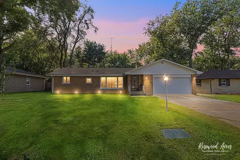 54 Cherry Dr, Kankakee, IL 60901