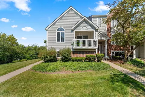 2400 Dawson Ln, Algonquin, IL 60102 photo 2