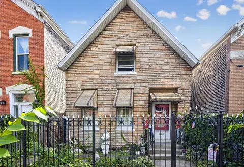 1811 W Superior St, Chicago, IL 60622