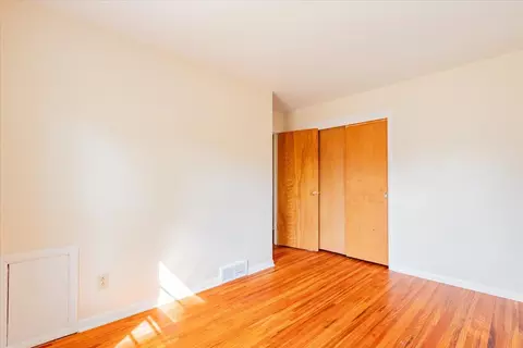 Bedroom - 809 Elm St, Bloomington, IL 61701 photo 6 of 7