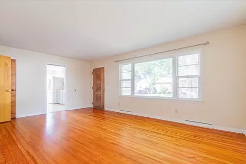 Living - 809 Elm St, Bloomington, IL 61701 photo 2 of 2