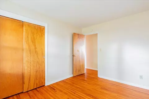 Bedroom - 809 Elm St, Bloomington, IL 61701 photo 4 of 7