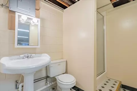 Bath - 809 Elm St, Bloomington, IL 61701 photo 2 of 2