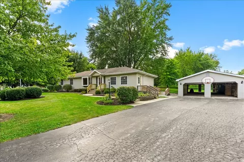 3405 Dean St, Woodstock, IL 60098