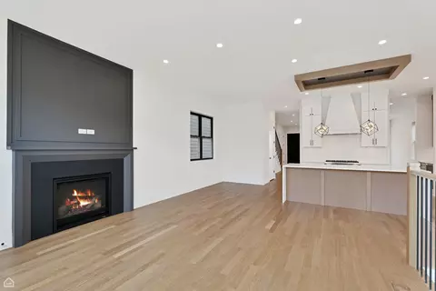 3905 N Drake Ave, Chicago, IL 60618 photo 13
