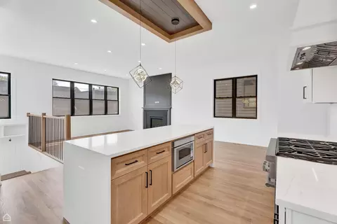 3905 N Drake Ave, Chicago, IL 60618 photo 9