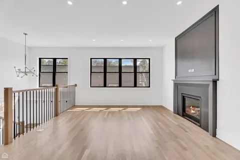 3905 N Drake Ave, Chicago, IL 60618 photo 11
