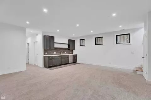 3905 N Drake Ave, Chicago, IL 60618 photo 31