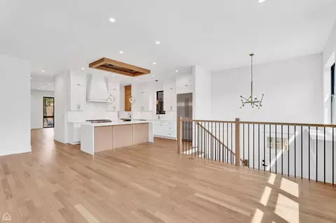 3905 N Drake Ave, Chicago, IL 60618 photo 12