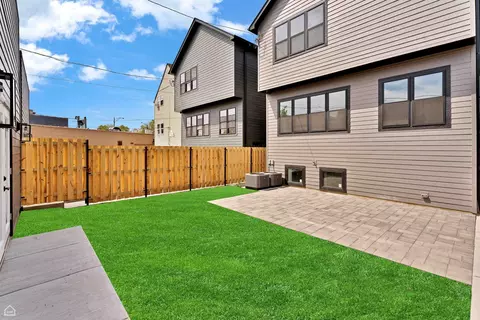 3905 N Drake Ave, Chicago, IL 60618 photo 34