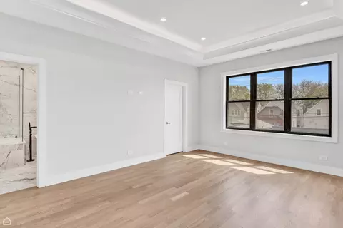 3905 N Drake Ave, Chicago, IL 60618 photo 16