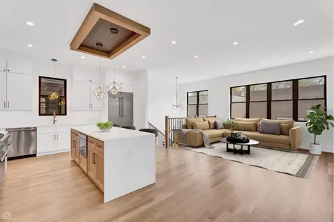 3905 N Drake Ave, Chicago, IL 60618 photo 5