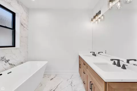 3905 N Drake Ave, Chicago, IL 60618 photo 21