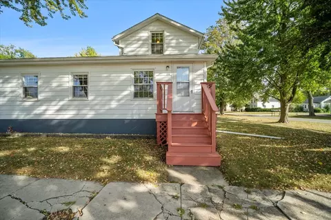 Exterior - 200 N Front St, Odell, IL 60460 photo 4 of 7