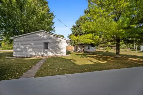Exterior - 200 N Front St, Odell, IL 60460 photo 5 of 7