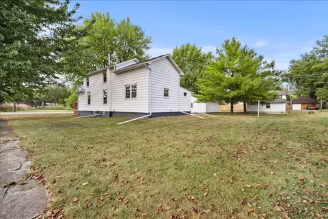 Exterior - 200 N Front St, Odell, IL 60460 photo 6 of 7