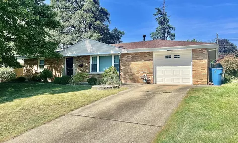 1347 Jeffery St, Bradley, IL 60915