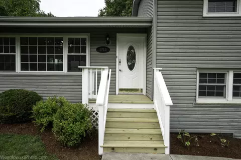 Exterior - 1715 Flower St, Mchenry, IL 60050 photo 3 of 5