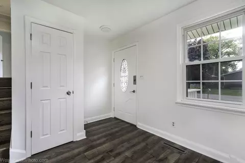 Entry Way - 1715 Flower St, Mchenry, IL 60050 photo 2 of 2