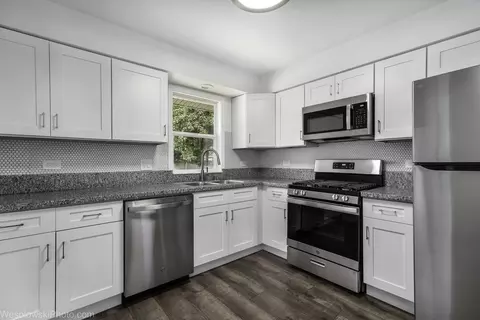Kitchen - 1715 Flower St, Mchenry, IL 60050 photo 2 of 3