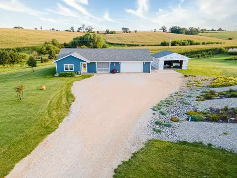 125 Buncombe Rd, Hazel Green, WI 53811