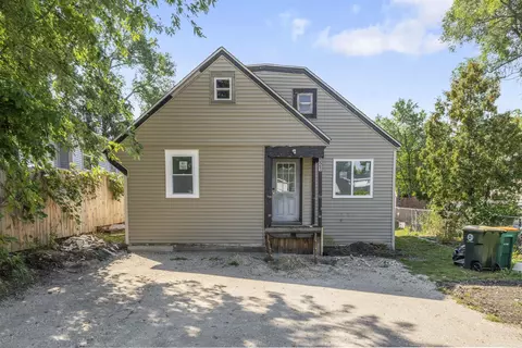 321 Beachview Dr, Round Lake Beach, IL 60073