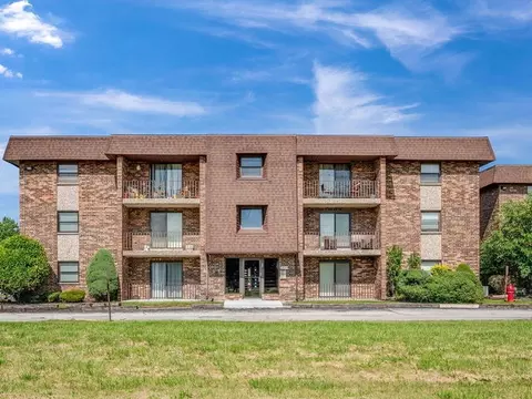2237 175th St #1B, Lansing, IL 60438