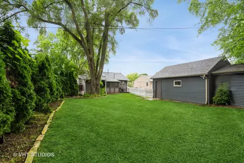 Exterior - 1506 N River Rd, Mchenry, IL 60051 photo 5 of 7