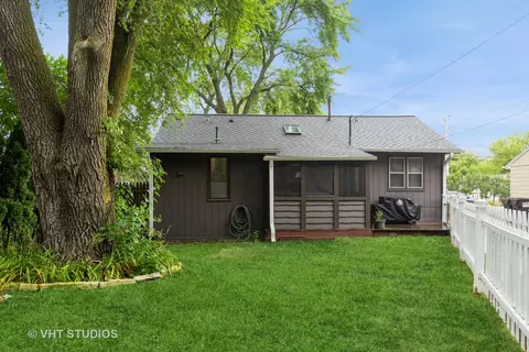 Exterior - 1506 N River Rd, Mchenry, IL 60051 photo 4 of 7