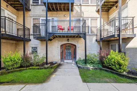 4016 N Albany Ave #3, Chicago, IL 60618