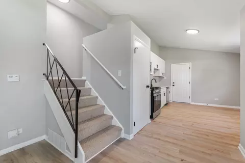 Entry Way - 2711 Lancaster Dr, Markham, IL 60428 photo 1 of 2
