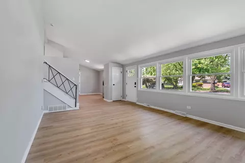 Living - 2711 Lancaster Dr, Markham, IL 60428 photo 2 of 2