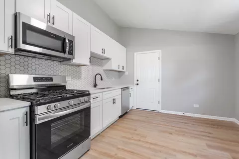 Kitchen - 2711 Lancaster Dr, Markham, IL 60428 photo 2 of 2